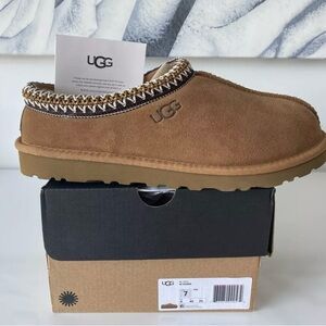 Men’s Ugg Tasman Size 7. New in Box. Camel
